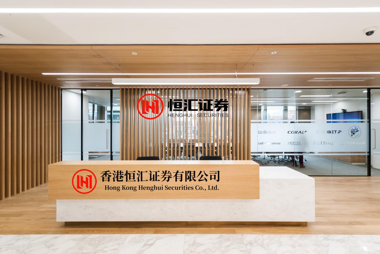 稳赢配资 人民海军成立77周年，下代航母彩蛋来了